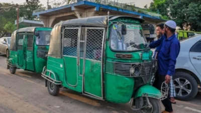 ঘণ্টার পর ঘণ্টা অপেক্ষা করেও অনেক চালক গ্যাস পাচ্ছেন না