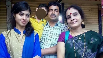 রংপুর জিলা স্কুলের সাবেক শিক্ষক গণপতি চক্রবর্তী, তার স্ত্রী ও দুই সন্তান