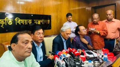 সংস্কৃতিবিষয়ক মন্ত্রণালয়ের সম্মেলন কক্ষে দুই মন্ত্রী