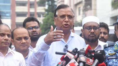 কথা বলছেন ডিএসসিসি প্রশাসক বীর মুক্তিযোদ্ধা মো. আবদুস সালাম