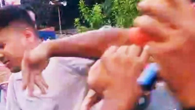 ঘটনার ভিডিও থেকে নেওয়া ছবি