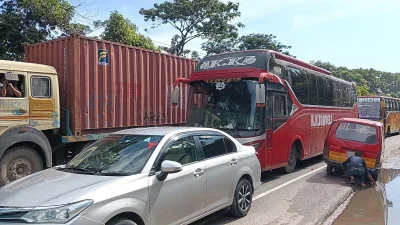 ঢাকা-চট্টগ্রাম মহাসড়কে যানজট