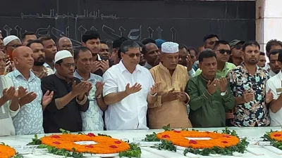 জিয়াউর রহমান ও খালেদা জিয়ার সমাধিতে শ্রদ্ধা নিবেদন করেন প্রতিমন্ত্রী মীর শাহে আলম