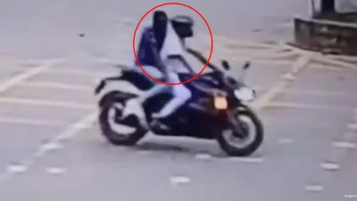 সিসিটিভি ফুটেজে ছিনতাইয়ে ব্যবহৃত বাইক