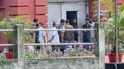 শিক্ষক গণপতি চক্রবর্তীসহ তার পরিবারের চার সদস্যকে হত্যার ঘটনায় গ্রেফতার দুই আসামি মুগ্ধ দাস ও সিদ্ধার্থ দাসের ডোপ টেস্টের নমুনা কারাগারে গিয়ে সংগ্রহ করা হয় (ফাইল ছবি)