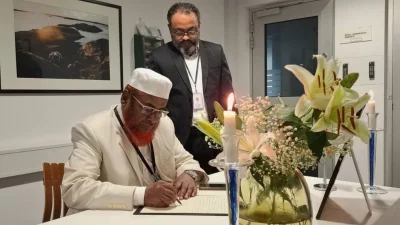 ঢাকাস্থ রয়্যাল নরওয়েজিয়ান এম্বাসিতে গিয়ে জামায়াত সেক্রেটারি প্রয়াত রাজা হারাল্ড পঞ্চমের প্রতি শ্রদ্ধা জানিয়ে দূতাবাসের শোকবইয়ে স্বাক্ষর করেন