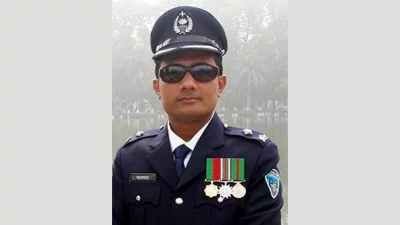 পুলিশ কর্মকর্তা আনসারুল করিম