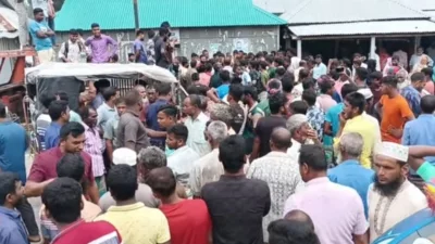 সড়ক অবরোধের চেষ্টা করেন কৃষকরা