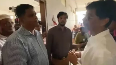 কুমিল্লা মেডিক্যাল কলেজ হাসপাতালের শৌচাগার ও সার্বিক পরিবেশের অপরিচ্ছন্নতা দেখে তীব্র ক্ষোভ প্রকাশ করে নিজেই তা পরিষ্কার করার কথা বলেছেন কৃষিমন্ত্রী আমিন উর রশিদ ইয়াছিন
