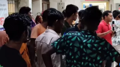 হাসপাতালে স্বজনদের অপেক্ষা।