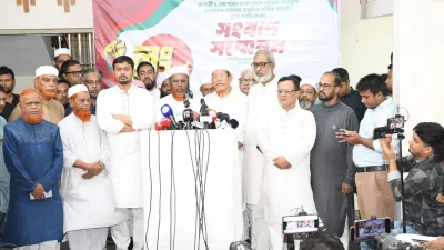 কথা বলছেন মিয়া গোলাম পরওয়ার