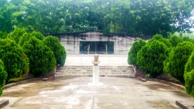 মীর মশাররফ হোসেনের কুষ্টিয়ার লাহিনীপাড়ার স্মৃতিভূমি (ছবি: সংগৃহীত)