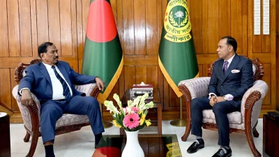 স্পিকার হাফিজ উদ্দিন আহমদ বীর বিক্রম ও ডেপুটি স্পিকার ব্যারিস্টার কায়সার কামাল