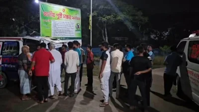 পাবনার ঈশ্বরদীতে ছেলের বিয়ের বাজার করে ফেরার পথে ট্রাকচাপায় প্রাণ হারিয়েছেন বাবা-মা দুজনেই