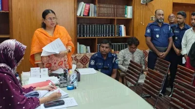 বৃহস্পতিবার তালা উপজেলা নির্বাহী কর্মকর্তার কার্যালয়ে ১১ জন ছাত্রী ও তাদের অভিভাবকদের ডাকা হয়