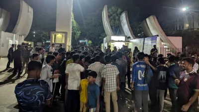 কুমিল্লা বিশ্ববিদ্যালয়ে (কুবি) ক্যাম্পাস গেটে উত্তেজনাকর পরিস্থিতি