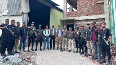 গাজীপুরের কালিয়াকৈর এলাকায় অবৈধ ও নকল সিগারেট উৎপাদনের অভিযোগে অভিযান চালিয়েছে কাস্টমস গোয়েন্দা ও তদন্ত অধিদফতর (সিআইআইডি)