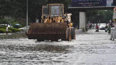 বৃষ্টি আরও বাড়ার আশঙ্কায় প্রশাসন জরুরি সতর্কতা জারি করেছে। ছবি: সিএমজি