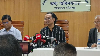 তথ্য অধিদফতরের সম্মেলন কক্ষে সাপ্তাহিক ব্রিফিংয়ে প্রধানমন্ত্রীর তথ্য ও সম্প্রচার বিষয়ক উপদেষ্টা ডা. জাহেদ উর রহমান