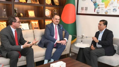 বেসামরিক বিমান পরিবহন ও পর্যটনমন্ত্রী এম রশিদুজ্জামান মিল্লাতের সঙ্গে তার নিজ অফিসকক্ষে সৌজন্য সাক্ষাৎ করেন বাংলাদেশে নিযুক্ত যুক্তরাষ্ট্রের রাষ্ট্রদূত ব্রেন্ট টি ক্রিস্টেনসেন