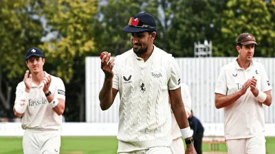 ৮ উইকেট নিয়েছেন খালেদ।