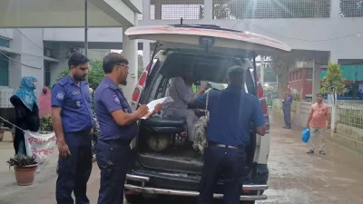 ধামরাইয়ে সিএনজিচালিত অটোরিকশার সঙ্গে অজ্ঞাত পিকআপের মুখোমুখি সংঘর্ষে তিন জন নিহত হয়েছেন