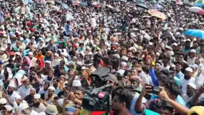 ১১ দলীয় জোটের হাটিকুমরুল গোলচত্বরের পথসভায়
