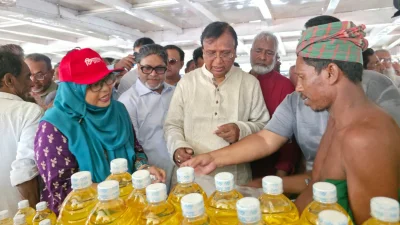 ‘বর্জ্যের বিনিময়ে ভাসমান বাজার’-এ ঢাকা দক্ষিণ সিটি করপোরেশনের প্রশাসক মো. আবদুস সালাম