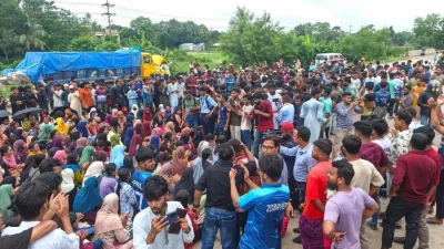 অপ্রতিম হত্যার প্রতিবাদে ঢাকা-চট্টগ্রাম মহাসড়ক অবরোধ