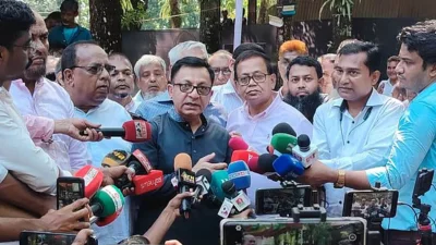 জ্বালানি তেলের মূল্যবৃদ্ধির কারণে নিত্যপ্রয়োজনীয় পণ্যের দামে তেমন প্রভাব পড়বে না বলে মন্তব্য করেছেন বাণিজ্যমন্ত্রী খন্দকার আবদুল মুক্তাদির