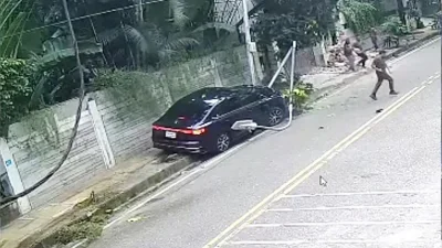 ফুটপাতে বসে থাকা নির্মাণশ্রমিক মেহেদী হাসান মিমকে চাপা দেওয়া প্রাইভেটকার