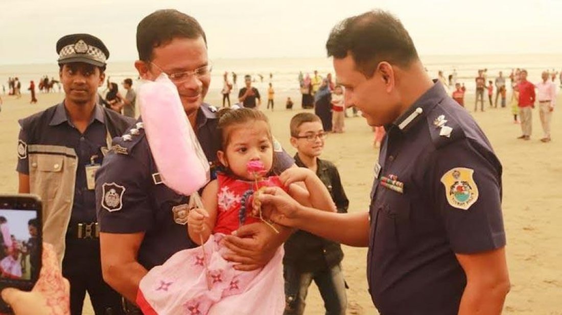 কক্সবাজারে পর্যটন মৌসুমে সরকারি ছুটি ও বিশেষ দিবসে দুই লক্ষাধিক পর্যটকের আগমন ঘটে