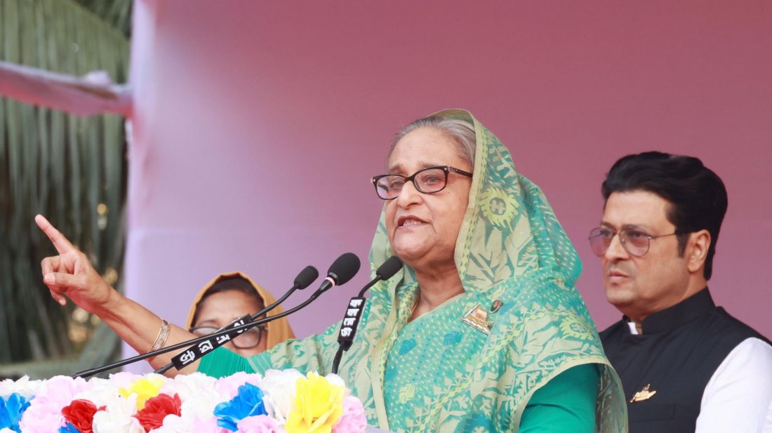কলাবাগান মাঠে আওয়ামী লীগ আয়োজিত নির্বাচনি জনসভায় প্রধানমন্ত্রী শেখ হাসিনা (ছবি: ফোকাস বাংলা)
