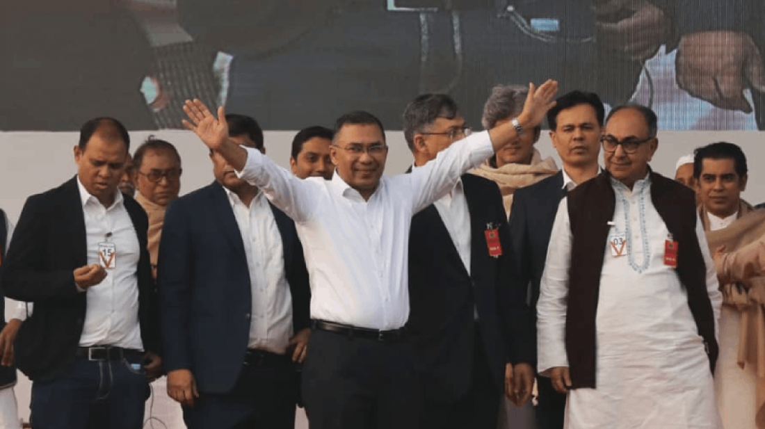 মঞ্চে তারেক রহমান (ছবি: মেহেদি হাসান)