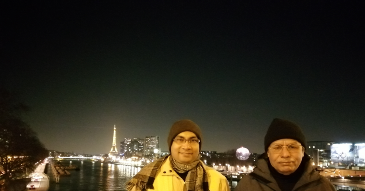 সৈয়দ মনজুরুল ইসলামের জ্যাকেট ও ভিক্টর হুগোর বাড়ি