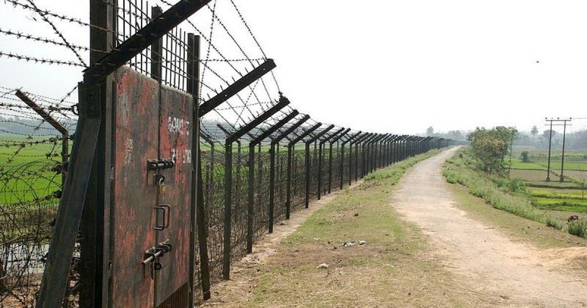 ব্রাহ্মণবাড়িয়া সীমান্ত থেকে বিপুল পরিমাণ ভারতীয় চশমা জব্দ