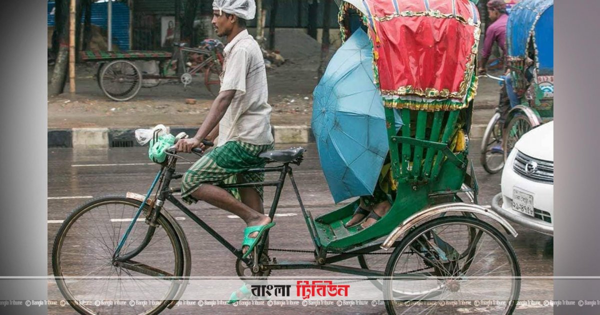 রাজধানীতে ভ্যাপসা গরমের মাঝে স্বস্তির বৃষ্টি