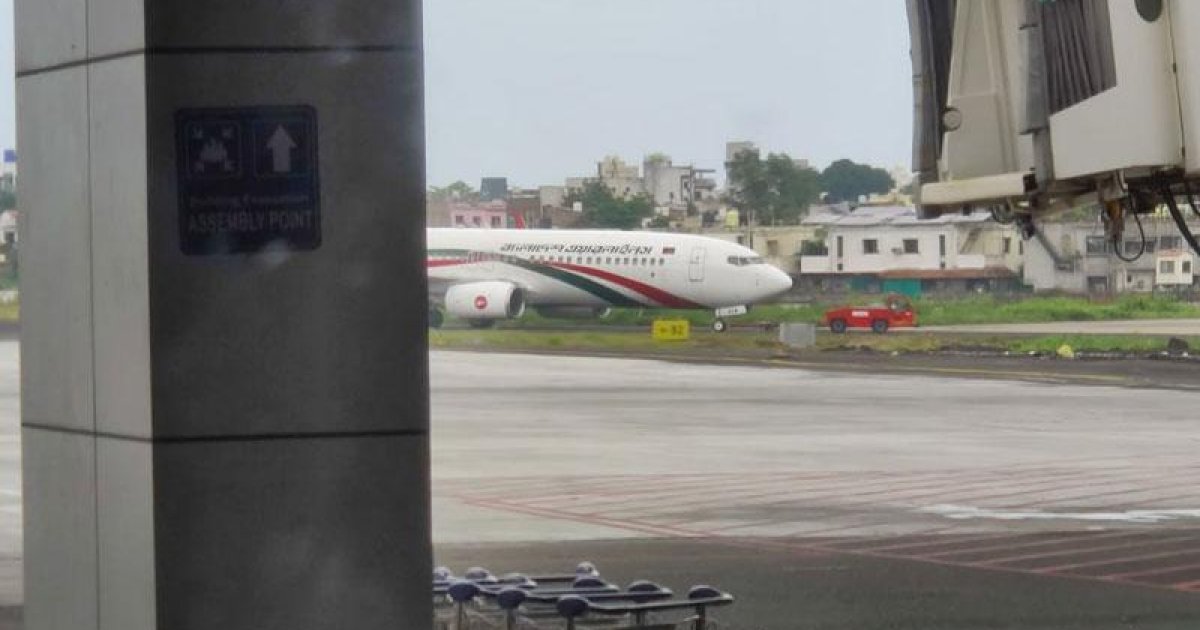 শাহজালাল বিমানবন্দরে দাঁড়িয়ে থাকা বোয়িং বিমানে ট্রলির আঘাত