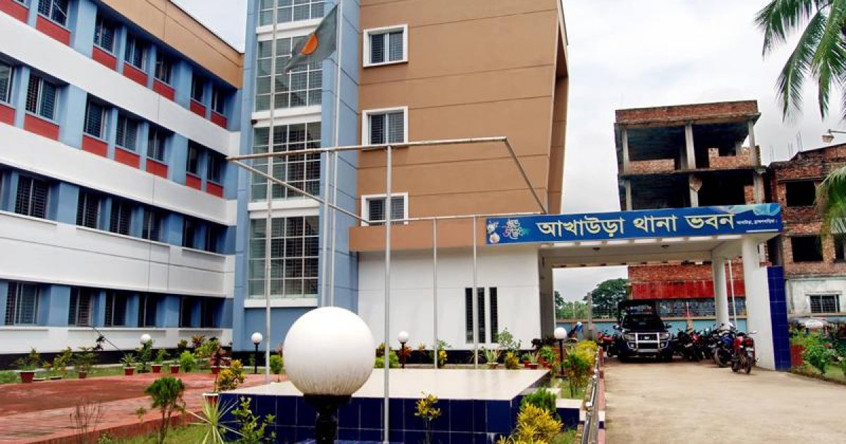 পৌরসভা কার্যালয় থেকে নারীর লাশ উদ্ধার