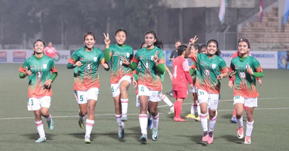 নারী ফুটবলে প্রবাসী নয়, স্থানীয়দের ওপরই ভরসা