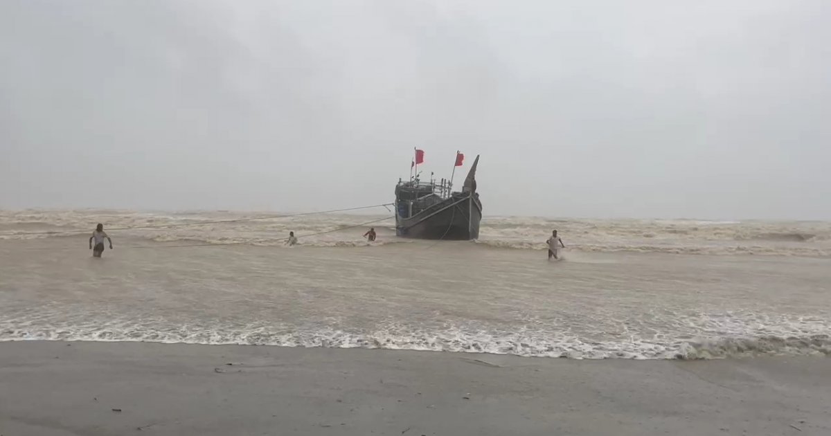 কক্সবাজার উপকূলে ৬ ট্রলারডুবি, ২ জেলের মরদেহ উদ্ধার