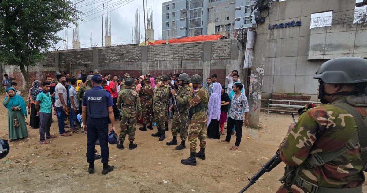 অস্থিরতা কাটিয়ে আশুলিয়ার শিল্পাঞ্চলে কাজে ফিরেছেন শ্রমিকরা