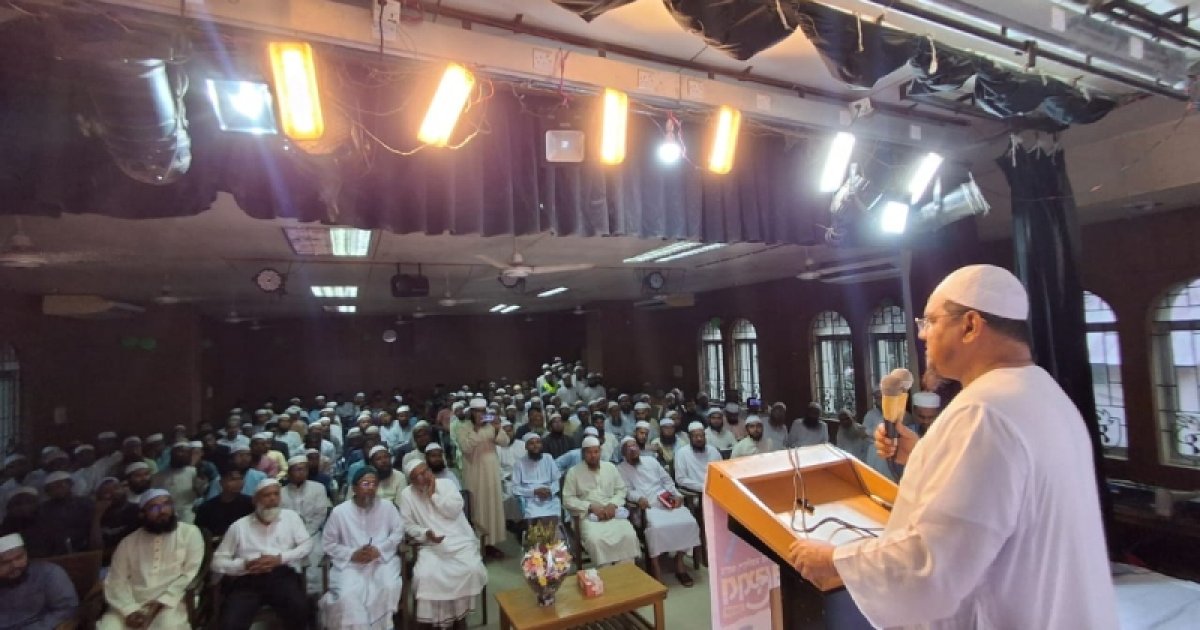 মানবিক করিডরের আগে জাতীয় ঐকমত্য তৈরি করতে হবে: চরমোনাই পীর