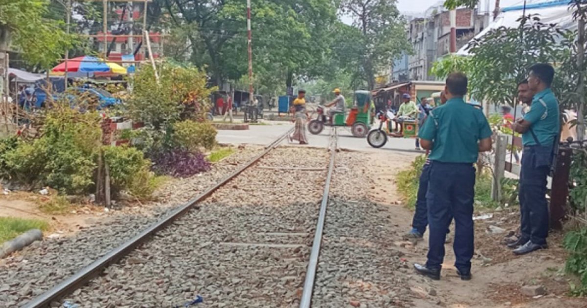 ‘ট্রেন থেকে পড়ে’ ধানকাটা শ্রমিকের মৃত্যু