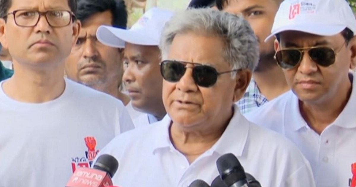 সরকার শ্রমিকদের অধিকার নিশ্চিতে কাজ করছে: শ্রম উপদেষ্টা