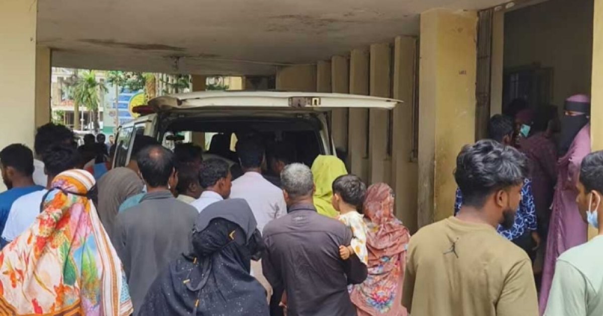 পাখি ধরতে গিয়ে পাহাড় ধসে দুই শিশুর মৃত্যু