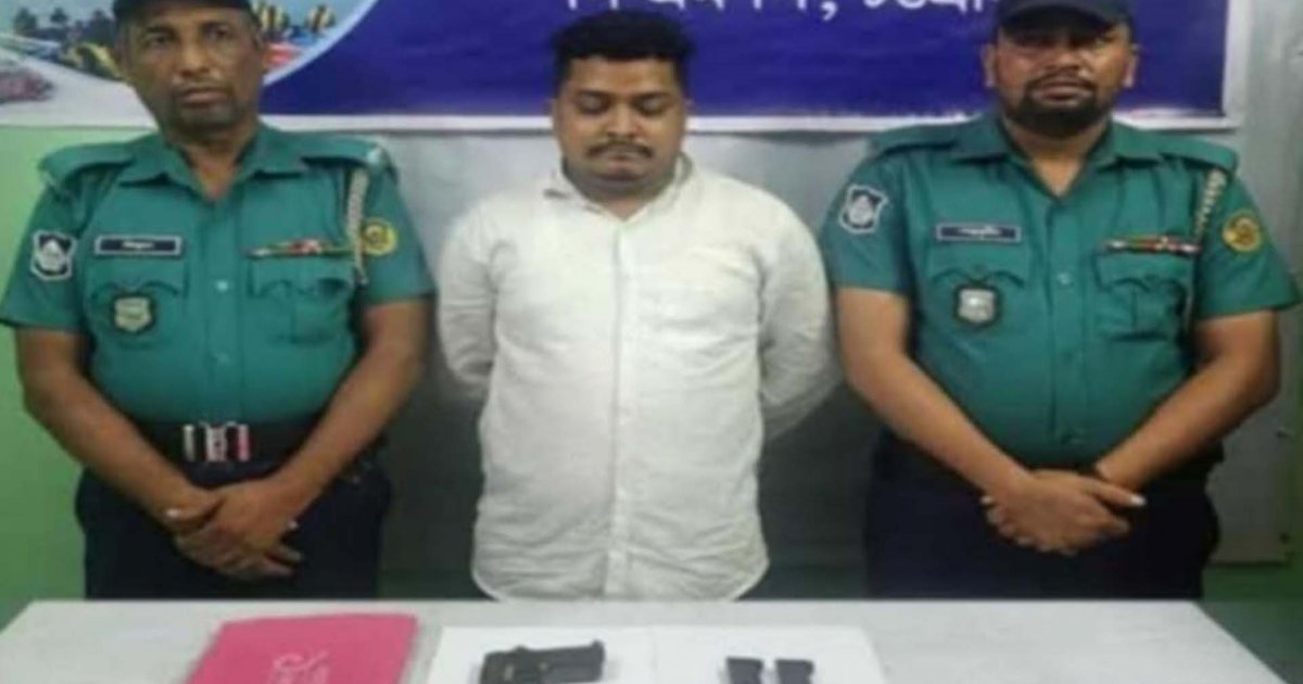 প্রাইভেটকারে গুলি করে দুজনকে হত্যা: সাজ্জাদের সহযোগী অস্ত্রসহ গ্রেফতার