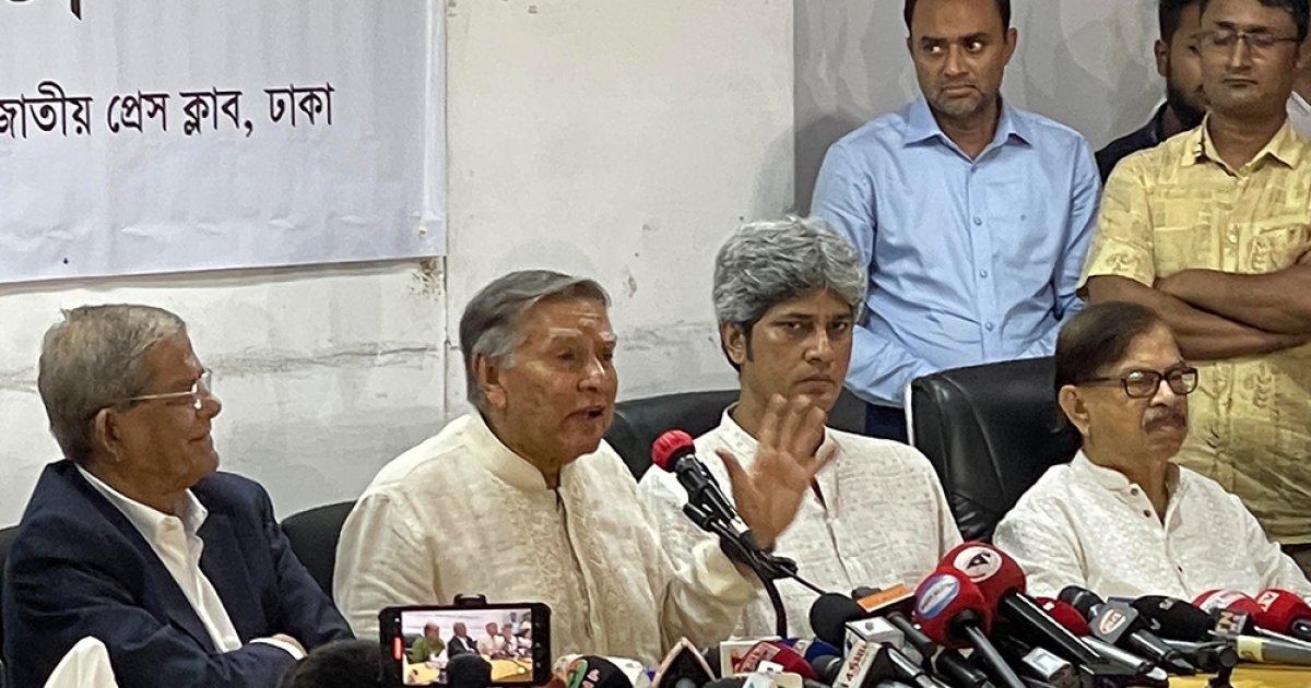 ২৬৬ সাংবাদিক খুনের মামলার আসামি, এটা অসম্মানের: মাহফুজ আনাম
