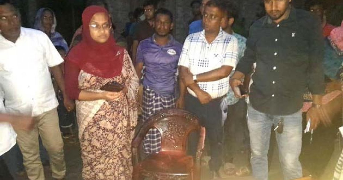 ঝড়ে ভেঙে পড়া গাছের চাপায় গৃহবধূর মৃত্যু