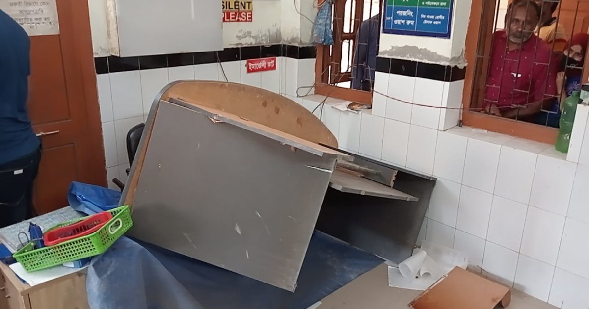 সাতক্ষীরা সদর হাসপাতালে হামলা-ভাঙচুর-মারপিটের ঘটনায় মামলা